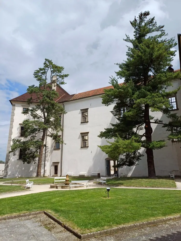 JINDŘICHŮV HRADEC