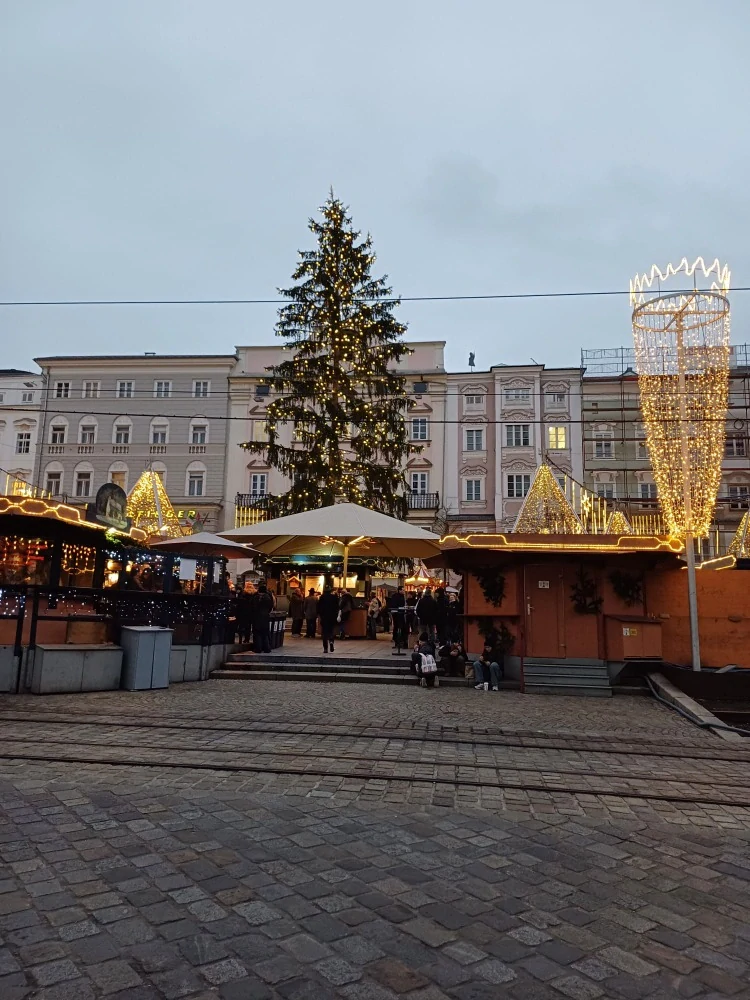 ADVENTNÍ LINEC + MUZEUM BUDOUCNOSTI