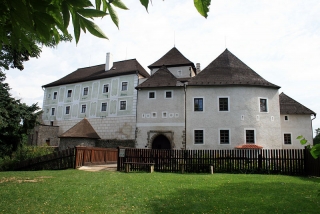 NOVÉ HRADY